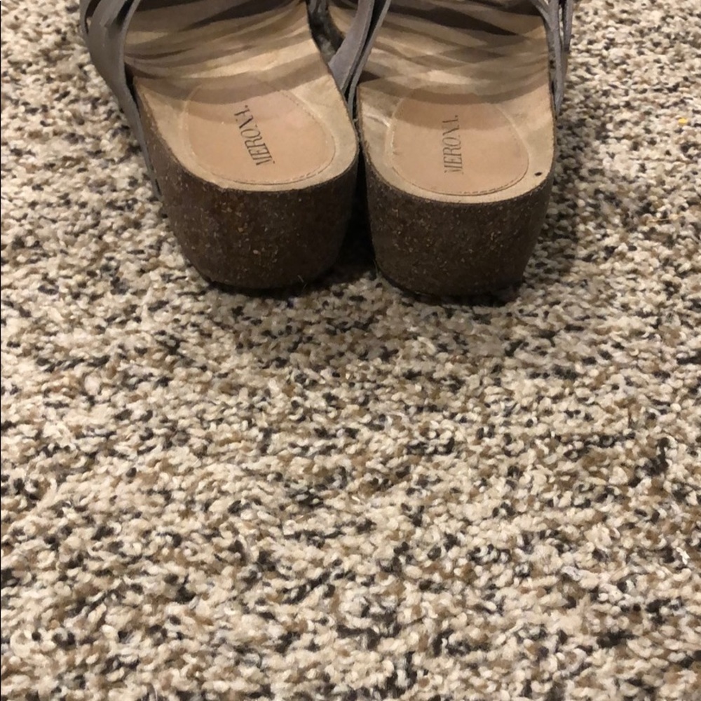 Heeled open toed sandals - Picture 3 of 4